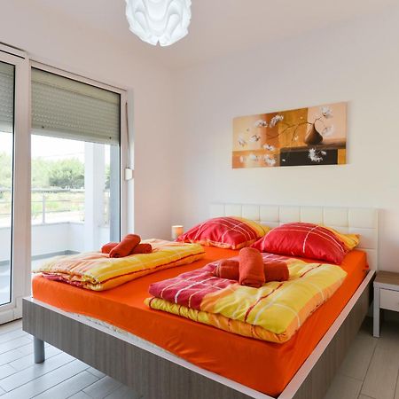 Apartmani Martin Mit Beheiztem Pool With Heated Pool Бибинє Екстер'єр фото