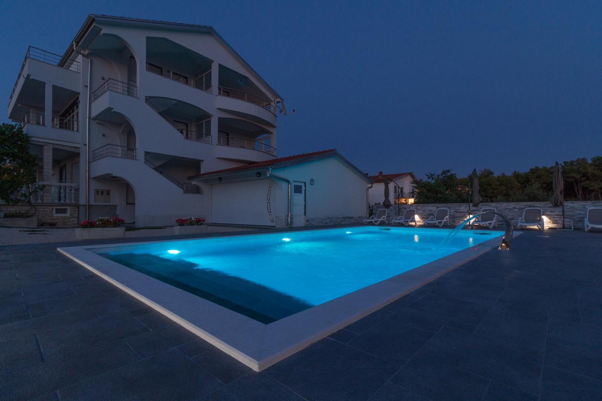 Apartmani Martin Mit Beheiztem Pool With Heated Pool Бибинє Екстер'єр фото