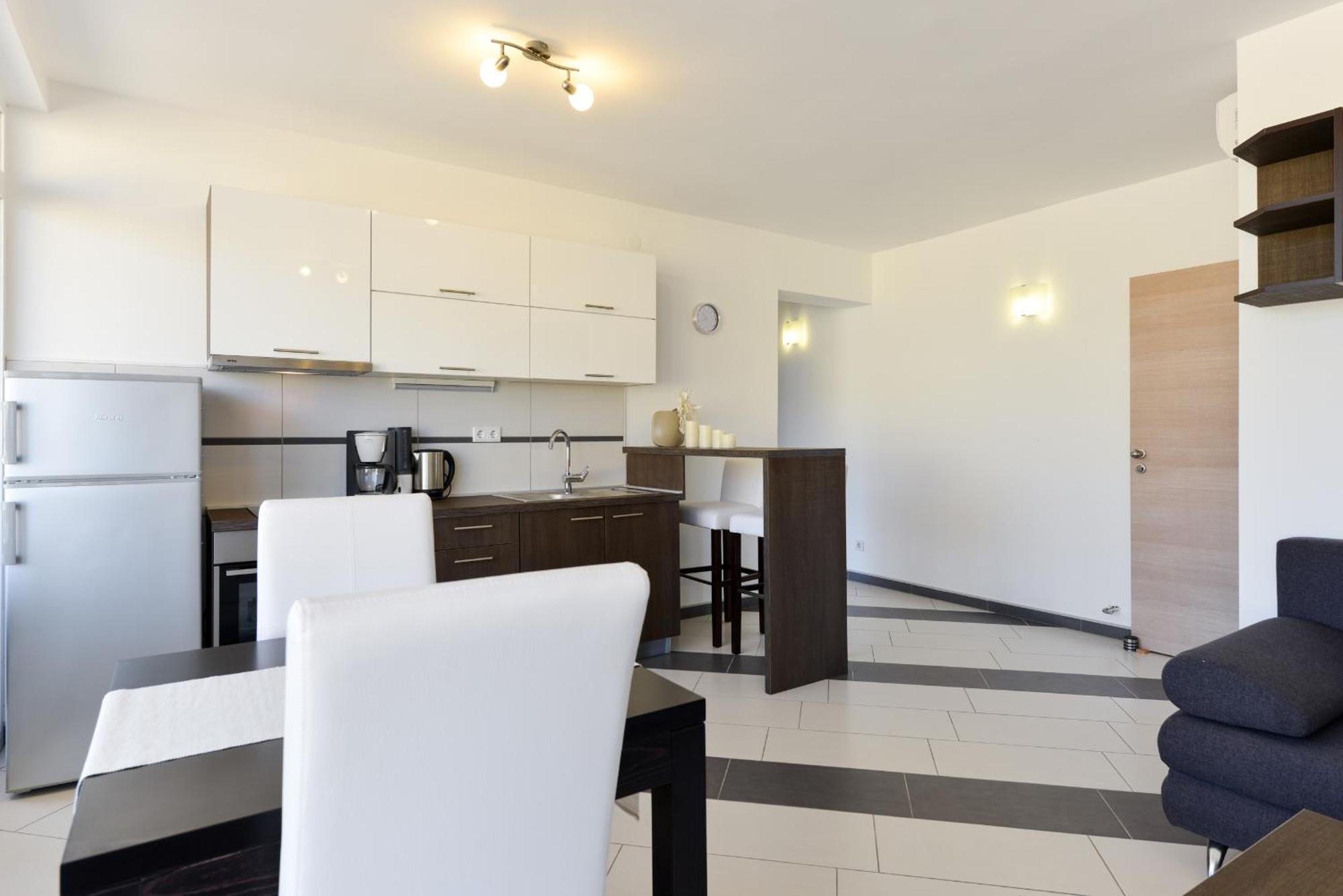 Apartmani Martin Mit Beheiztem Pool With Heated Pool Бибинє Екстер'єр фото